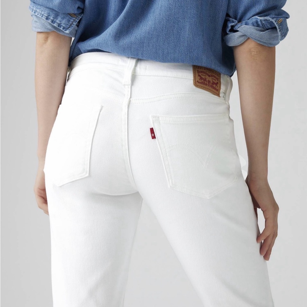Levi’s - Picture 3 of 11